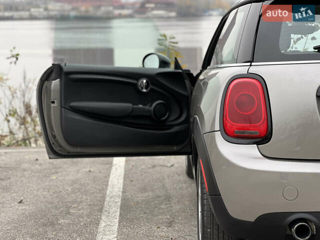 Бежевий Міні Cooper, об'ємом двигуна 1.5 л та пробігом 107 тис. км за 11500 $, фото 8 на Automoto.ua