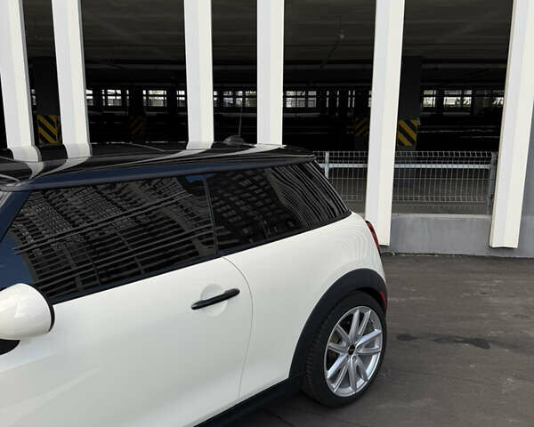 Бежевий Міні Cooper, об'ємом двигуна 2 л та пробігом 140 тис. км за 15400 $, фото 5 на Automoto.ua