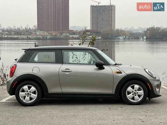 Бежевий Міні Cooper, об'ємом двигуна 1.5 л та пробігом 107 тис. км за 11500 $, фото 2 на Automoto.ua
