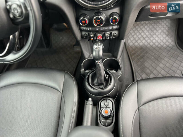 Бежевий Міні Cooper, об'ємом двигуна 1.5 л та пробігом 107 тис. км за 11500 $, фото 17 на Automoto.ua