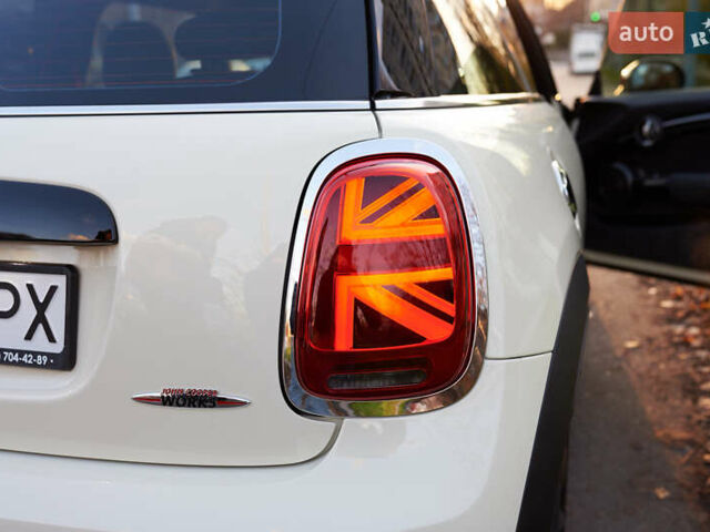 Бежевий Міні Cooper, об'ємом двигуна 2 л та пробігом 36 тис. км за 23000 $, фото 22 на Automoto.ua