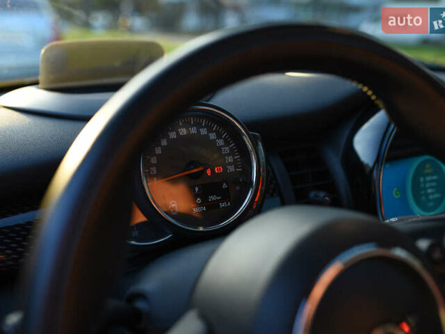 Бежевий Міні Cooper, об'ємом двигуна 2 л та пробігом 36 тис. км за 23000 $, фото 18 на Automoto.ua