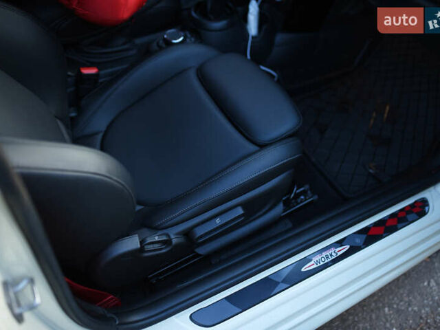 Бежевий Міні Cooper, об'ємом двигуна 2 л та пробігом 36 тис. км за 23000 $, фото 35 на Automoto.ua