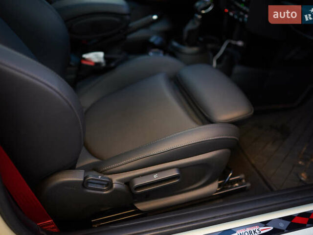 Бежевий Міні Cooper, об'ємом двигуна 2 л та пробігом 36 тис. км за 23000 $, фото 28 на Automoto.ua