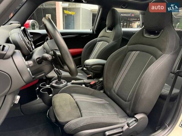 Бежевий Міні Cooper, об'ємом двигуна 2 л та пробігом 53 тис. км за 26990 $, фото 10 на Automoto.ua