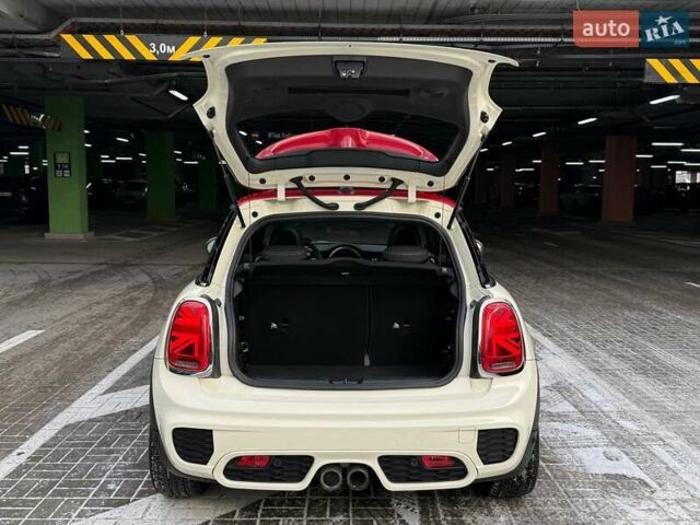 Бежевий Міні Cooper, об'ємом двигуна 2 л та пробігом 53 тис. км за 26990 $, фото 9 на Automoto.ua