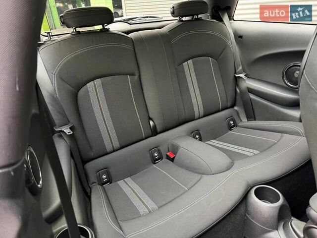 Бежевий Міні Cooper, об'ємом двигуна 2 л та пробігом 53 тис. км за 26990 $, фото 12 на Automoto.ua