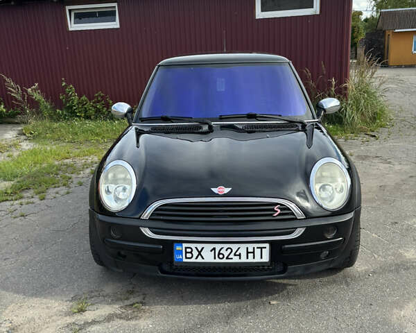 Чорний Міні Cooper, об'ємом двигуна 1.6 л та пробігом 325 тис. км за 3700 $, фото 2 на Automoto.ua