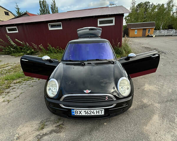 Чорний Міні Cooper, об'ємом двигуна 1.6 л та пробігом 325 тис. км за 3700 $, фото 3 на Automoto.ua