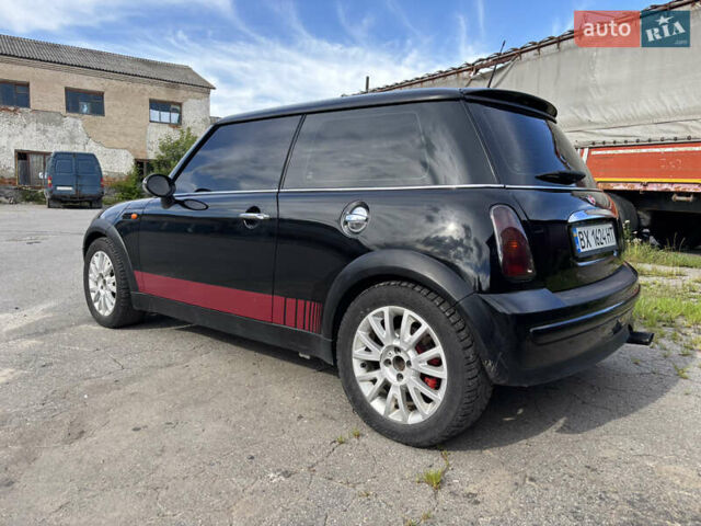 Чорний Міні Cooper, об'ємом двигуна 1.6 л та пробігом 325 тис. км за 3700 $, фото 5 на Automoto.ua