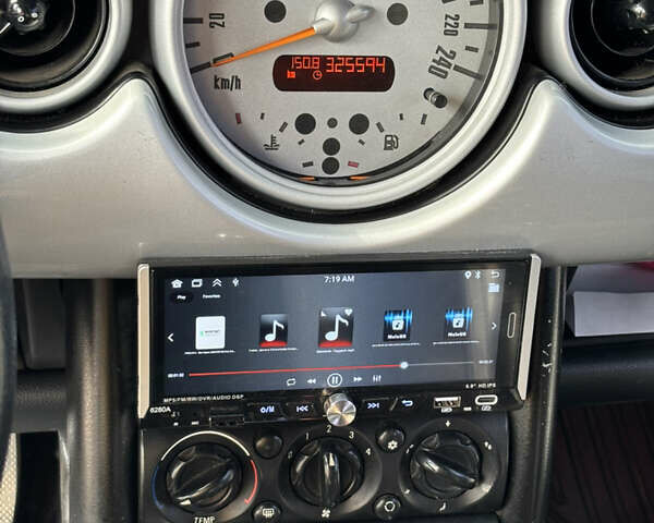 Чорний Міні Cooper, об'ємом двигуна 1.6 л та пробігом 325 тис. км за 3700 $, фото 12 на Automoto.ua