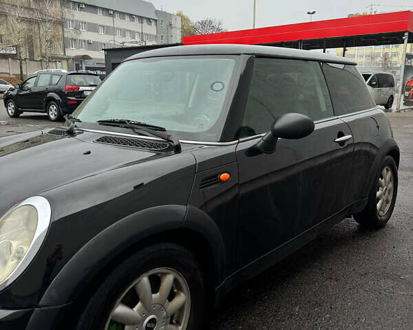 Чорний Міні Cooper, об'ємом двигуна 1.6 л та пробігом 275 тис. км за 4450 $, фото 8 на Automoto.ua