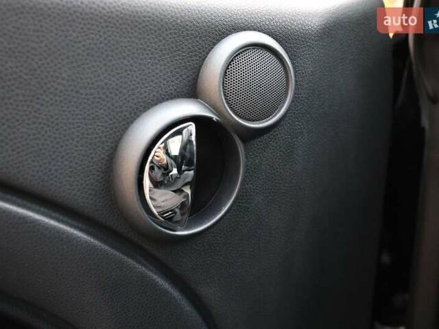 Черный Мини Купер, объемом двигателя 1.6 л и пробегом 186 тыс. км за 5500 $, фото 22 на Automoto.ua