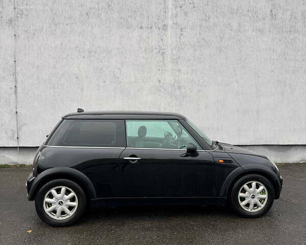 Чорний Міні Cooper, об'ємом двигуна 1.6 л та пробігом 275 тис. км за 4450 $, фото 9 на Automoto.ua