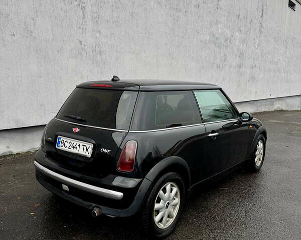 Чорний Міні Cooper, об'ємом двигуна 1.6 л та пробігом 275 тис. км за 4450 $, фото 5 на Automoto.ua