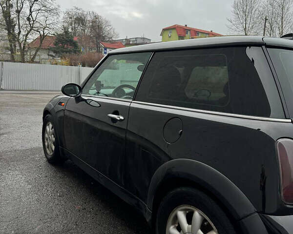 Чорний Міні Cooper, об'ємом двигуна 1.6 л та пробігом 275 тис. км за 4450 $, фото 7 на Automoto.ua