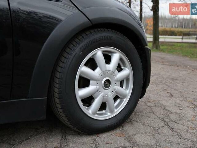 Черный Мини Купер, объемом двигателя 1.6 л и пробегом 186 тыс. км за 5500 $, фото 26 на Automoto.ua