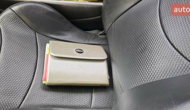 Чорний Міні Cooper, об'ємом двигуна 1.6 л та пробігом 125 тис. км за 4500 $, фото 17 на Automoto.ua