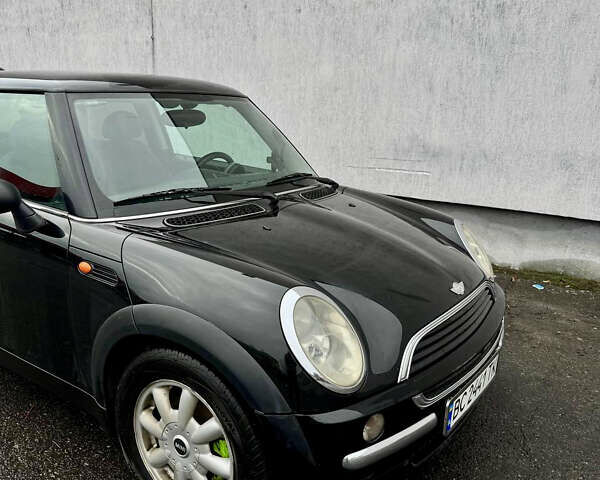 Чорний Міні Cooper, об'ємом двигуна 1.6 л та пробігом 275 тис. км за 4450 $, фото 2 на Automoto.ua