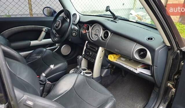 Чорний Міні Cooper, об'ємом двигуна 1.6 л та пробігом 125 тис. км за 4500 $, фото 10 на Automoto.ua