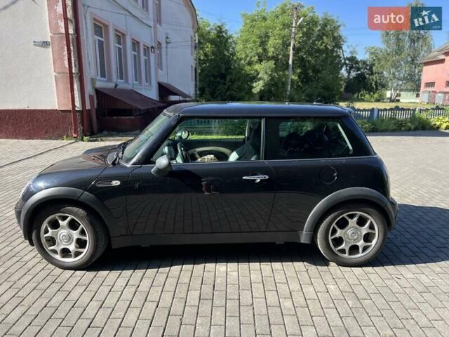 Черный Мини Купер, объемом двигателя 1.6 л и пробегом 265 тыс. км за 4000 $, фото 3 на Automoto.ua