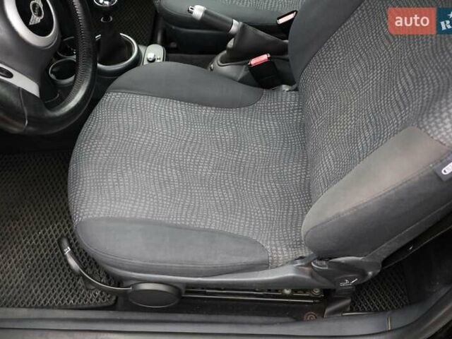 Черный Мини Купер, объемом двигателя 1.6 л и пробегом 186 тыс. км за 5500 $, фото 12 на Automoto.ua