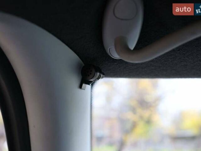 Черный Мини Купер, объемом двигателя 1.6 л и пробегом 186 тыс. км за 5500 $, фото 23 на Automoto.ua