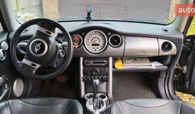 Чорний Міні Cooper, об'ємом двигуна 1.6 л та пробігом 125 тис. км за 4500 $, фото 11 на Automoto.ua