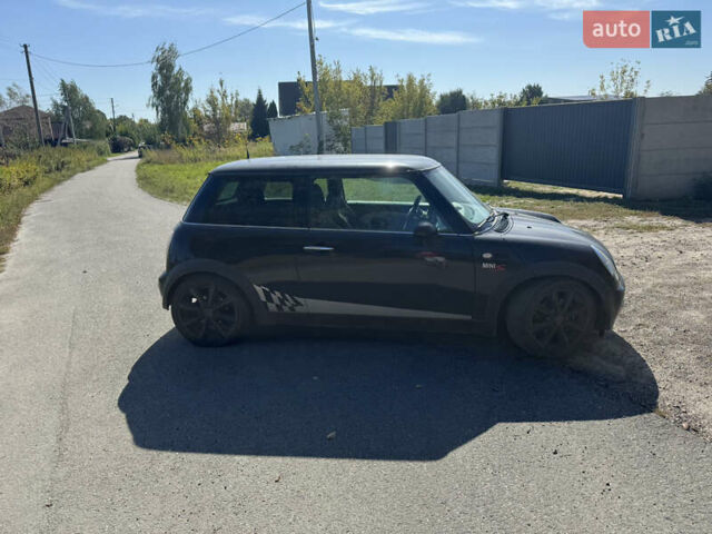 Черный Мини Купер, объемом двигателя 1.6 л и пробегом 294 тыс. км за 3500 $, фото 6 на Automoto.ua
