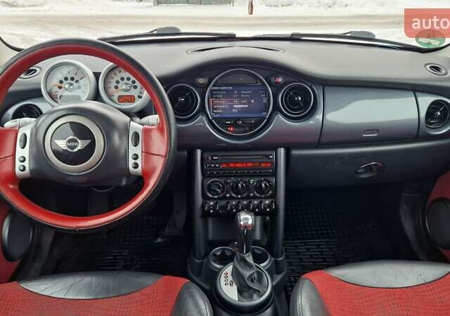 Чорний Міні Cooper, об'ємом двигуна 1.6 л та пробігом 230 тис. км за 5450 $, фото 12 на Automoto.ua