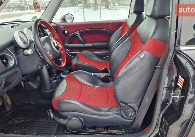 Чорний Міні Cooper, об'ємом двигуна 1.6 л та пробігом 230 тис. км за 5450 $, фото 6 на Automoto.ua