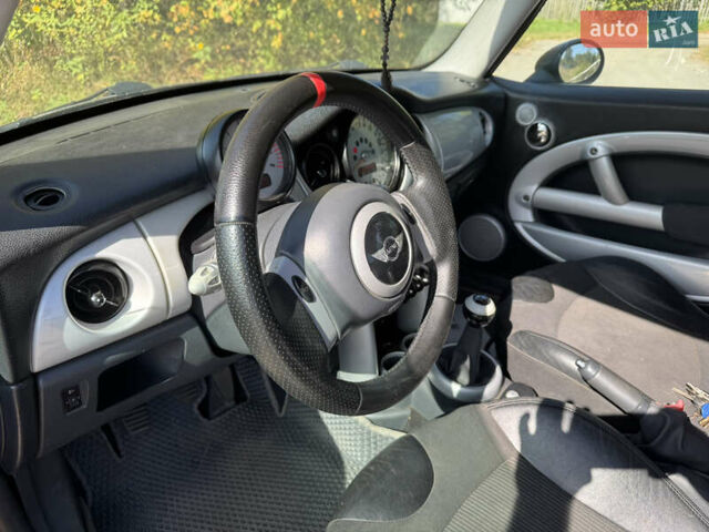 Черный Мини Купер, объемом двигателя 1.6 л и пробегом 294 тыс. км за 3500 $, фото 2 на Automoto.ua