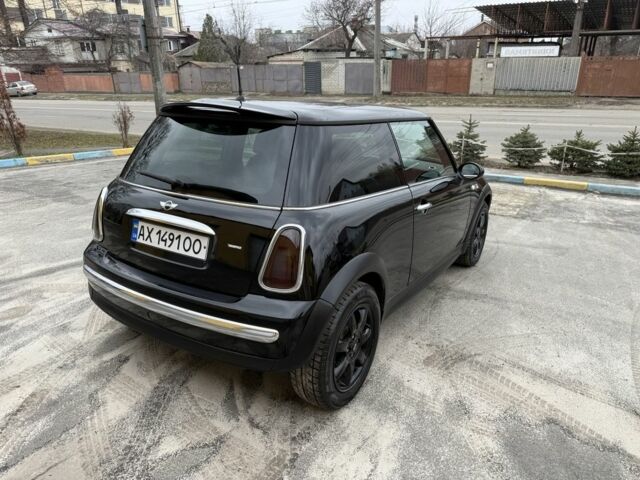 Чорний Міні Cooper, об'ємом двигуна 1.4 л та пробігом 300 тис. км за 4850 $, фото 4 на Automoto.ua