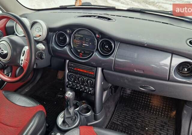 Чорний Міні Cooper, об'ємом двигуна 1.6 л та пробігом 230 тис. км за 5450 $, фото 11 на Automoto.ua