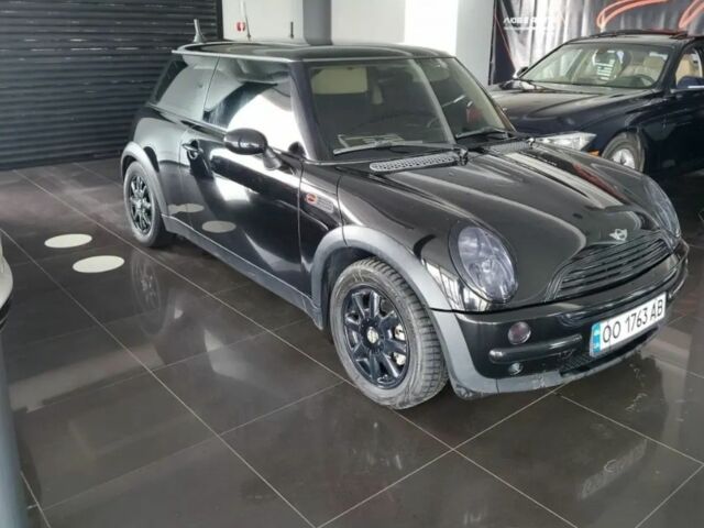 Черный Мини Купер, объемом двигателя 1.6 л и пробегом 200 тыс. км за 4000 $, фото 6 на Automoto.ua