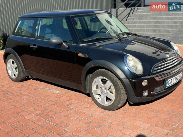 Чорний Міні Cooper, об'ємом двигуна 1.6 л та пробігом 209 тис. км за 4400 $, фото 4 на Automoto.ua