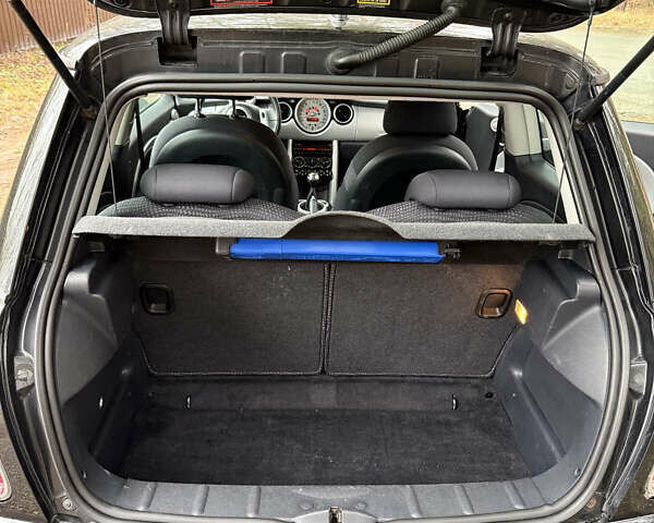 Черный Мини Купер, объемом двигателя 1.6 л и пробегом 208 тыс. км за 4300 $, фото 14 на Automoto.ua