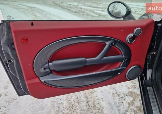 Чорний Міні Cooper, об'ємом двигуна 1.6 л та пробігом 230 тис. км за 5450 $, фото 4 на Automoto.ua
