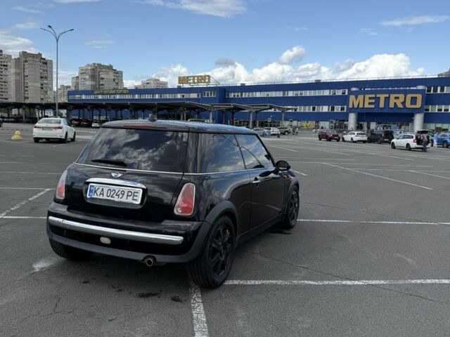 Черный Мини Купер, объемом двигателя 1.6 л и пробегом 299 тыс. км за 4850 $, фото 11 на Automoto.ua