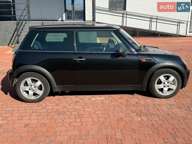 Чорний Міні Cooper, об'ємом двигуна 1.6 л та пробігом 209 тис. км за 4400 $, фото 5 на Automoto.ua