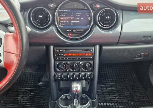 Чорний Міні Cooper, об'ємом двигуна 1.6 л та пробігом 230 тис. км за 5450 $, фото 14 на Automoto.ua