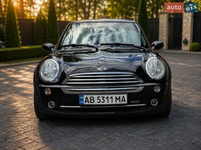 Чорний Міні Cooper, об'ємом двигуна 1.6 л та пробігом 175 тис. км за 5500 $, фото 1 на Automoto.ua