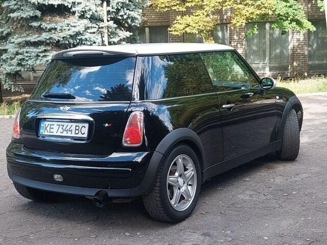 Чорний Міні Cooper, об'ємом двигуна 1.6 л та пробігом 224 тис. км за 5300 $, фото 13 на Automoto.ua
