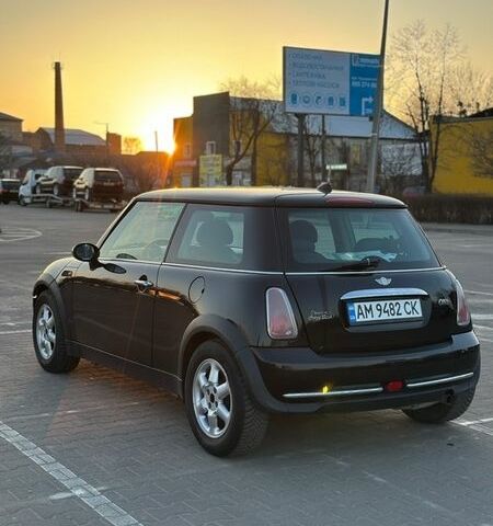 Черный Мини Купер, объемом двигателя 1.6 л и пробегом 240 тыс. км за 4500 $, фото 6 на Automoto.ua