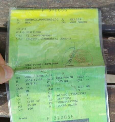 Черный Мини Купер, объемом двигателя 1.6 л и пробегом 206 тыс. км за 2300 $, фото 14 на Automoto.ua