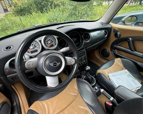 Чорний Міні Cooper, об'ємом двигуна 1.6 л та пробігом 250 тис. км за 4900 $, фото 5 на Automoto.ua
