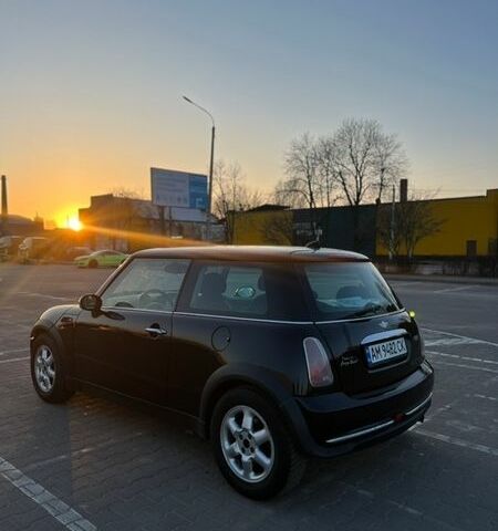 Черный Мини Купер, объемом двигателя 1.6 л и пробегом 240 тыс. км за 4500 $, фото 4 на Automoto.ua