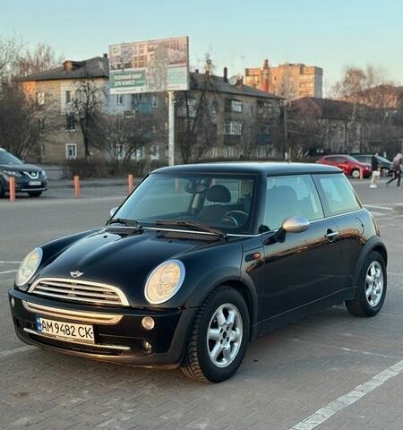 Черный Мини Купер, объемом двигателя 1.6 л и пробегом 240 тыс. км за 4500 $, фото 2 на Automoto.ua