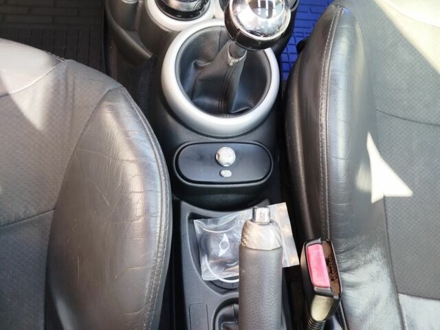 Чорний Міні Cooper, об'ємом двигуна 0 л та пробігом 206 тис. км за 2300 $, фото 9 на Automoto.ua