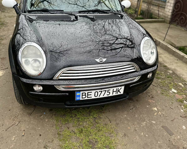 Черный Мини Купер, объемом двигателя 1.6 л и пробегом 198 тыс. км за 4700 $, фото 5 на Automoto.ua